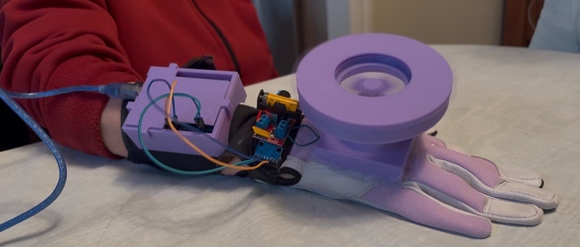 Gyroscopic Glove for Hand Tremors: test.